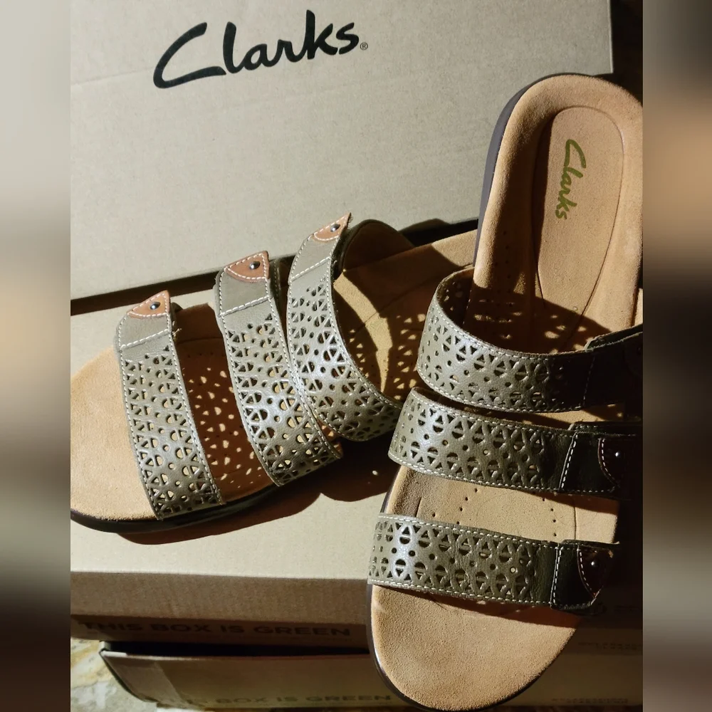 NWT Clarks Sandals/Mules Sz. 11 W - Picture 3 of 9